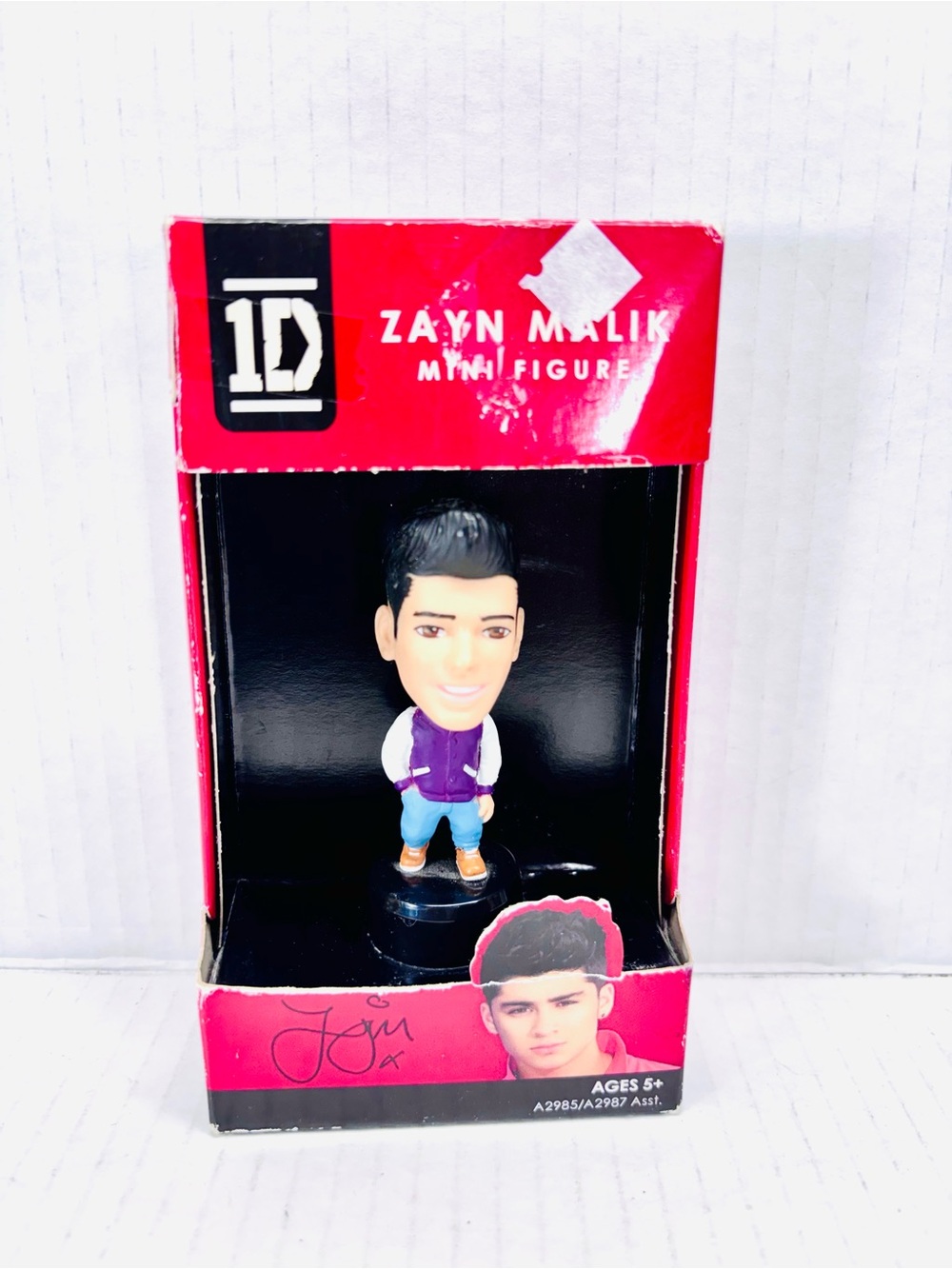 1D Zayn Malik Mini Figure - Purple Jacket, Light Blue Jeans
